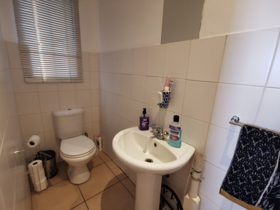 To Let 2 Bedroom Property for Rent in Die Bult North West